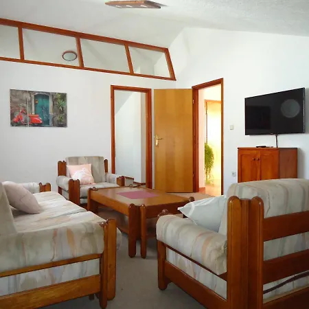 Rustika Bed and Breakfast 4*