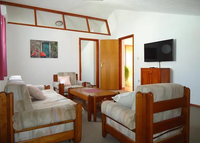 Rustika Bed & Breakfast 4*